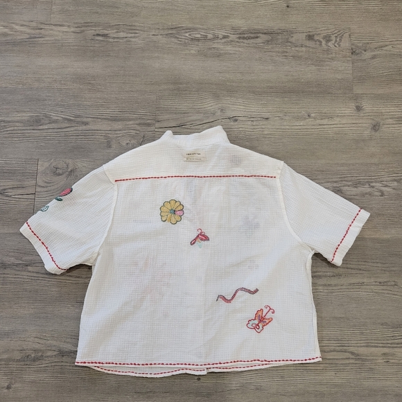 Urban Outfitters White Embroidered Cropped Top Size Medium - Picture 10 of 11